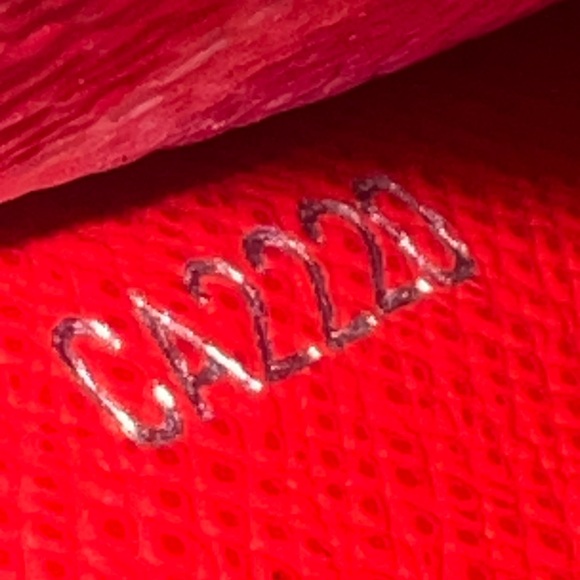 LOUIS VUITTON
Pink/Red Coated Canvas Escale Card Holder - Picture 7 of 7
